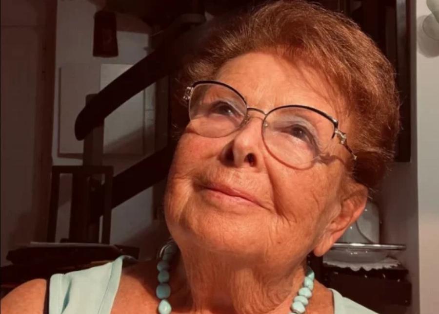 Συγκλονιστική η Βέφα Αλεξιάδου αποκαλύπτει: «Με ρωτάνε, κυρία Βέφα ο Θεός σάς πήρε δύο κορίτσια. Πώς είναι δυνατόν ακόμα να πιστεύετε σε αυτόν;»