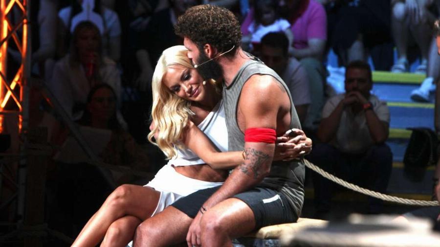 Το ξέσπασμα του Στάθη Σχίζα για τα σχόλια προς την Αλεξάνδρα Παναγιώταρου: «Βλέπω διάφορα κακοπροαίρετα σχόλια που γράφετε ορισμένοι χωρίς να ξέρετε»