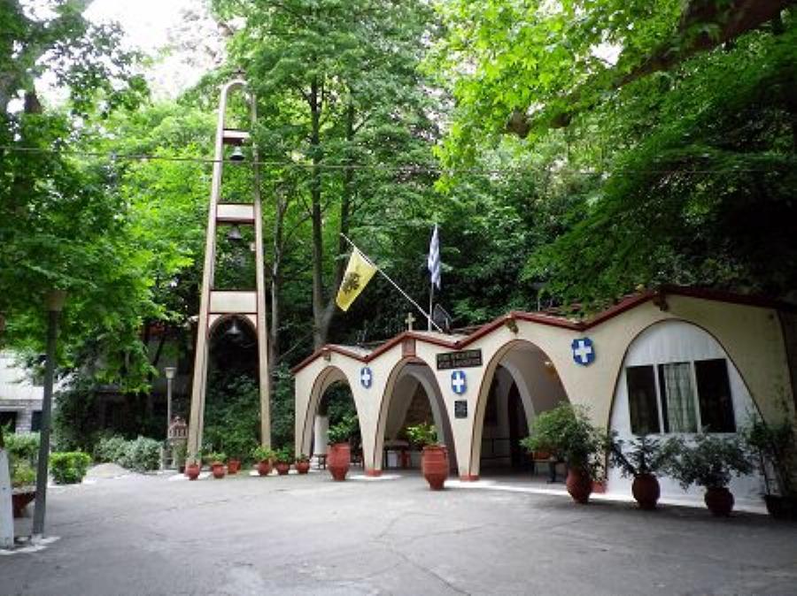 Τέμπη: Η εκπληκτική Αγία Παρασκευή στην Κοιλάδα των Τεμπών με το κρυφό προσκύνημα που καθηλώνει