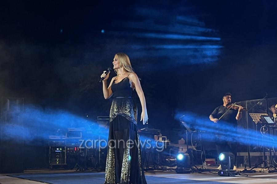 Χαμό έκανε στην Κρήτη η Νατάσα Θεοδωρίδου: Τραγούδησε το “Α Καπέλα Στα Χανιά” και όλο το στάδιο χειροκροτούσε