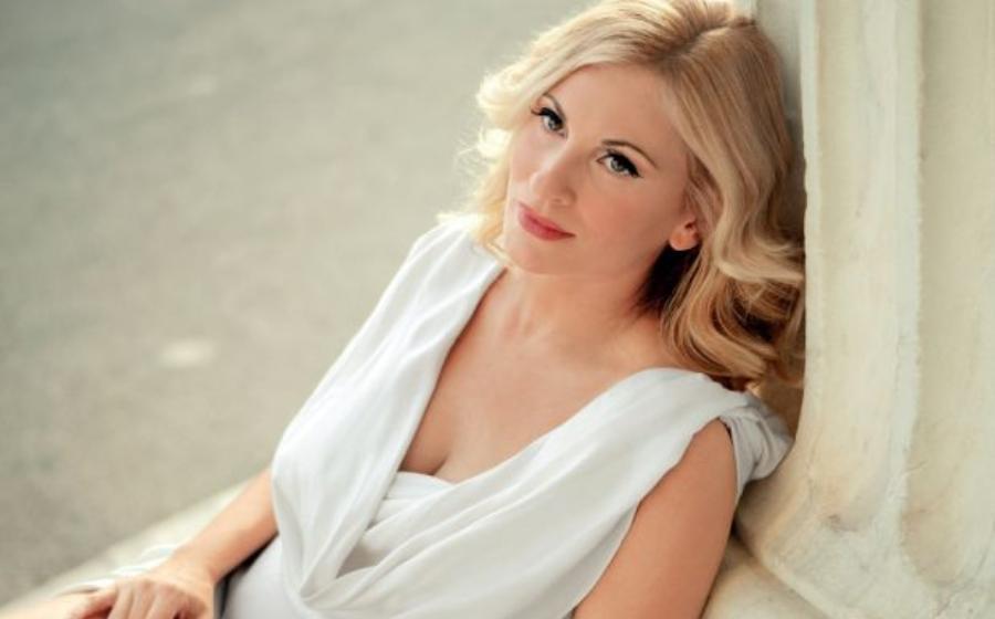 ‘Παραλίγο γάμος για την Θεοφανία Παπαθωμά: Αυτός ήταν ο έρωτας της ζωής της με τον οποίο θα ανέβαιναν τα σκαλιά της εκκλησίας