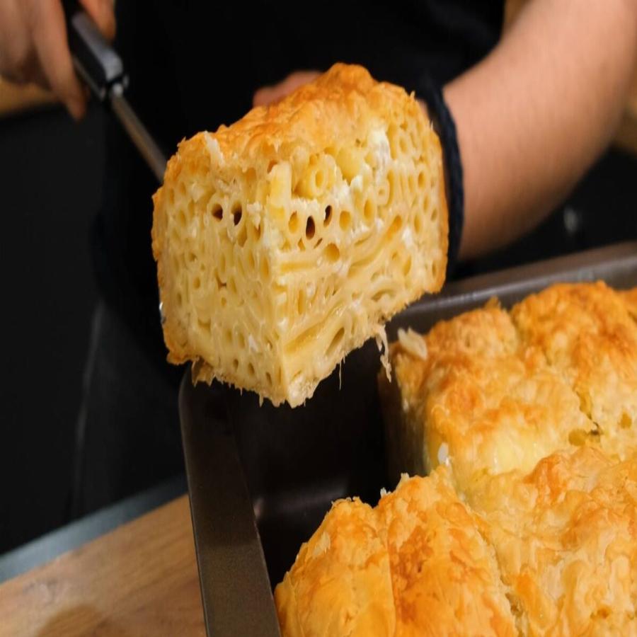 Η πίτα των παιδικών μας χρόνων: Παραδοσιακή μακαρονόπιτα της γιαγιάς με φύλλο κρούστας