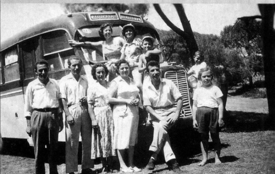 Θυμάσαι τότε που τα λεωφορεία είχαν εισπράκτορα και το εισιτήριο λίγες δραχμές;