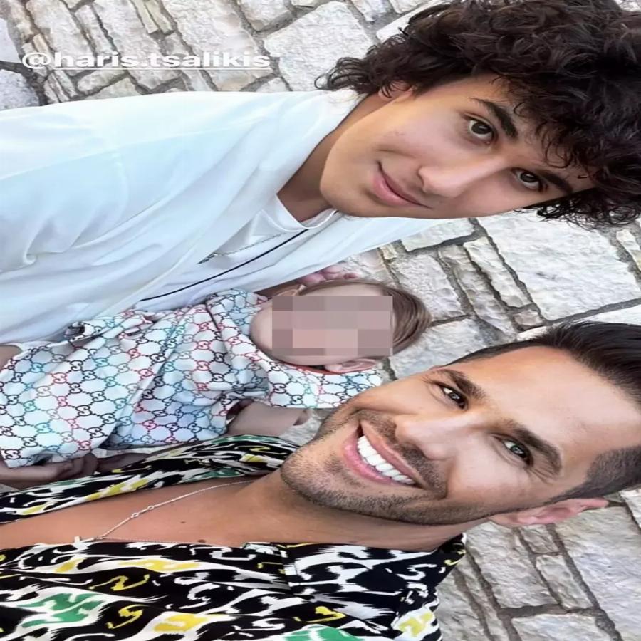 Ο γιος του Γιώργου Τσαλίκη μεγάλωσε και έγινε νονός – Φωτογραφίες από την βάφτιση