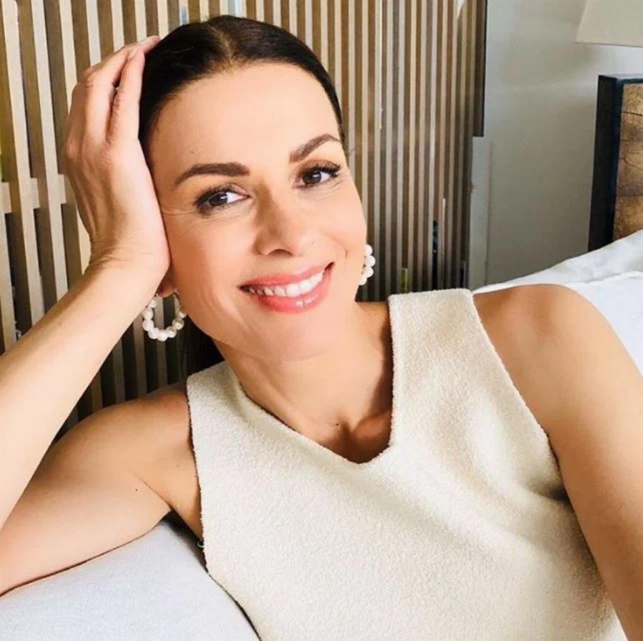 Πήρε την ομορφιά της μαμάς της: Η Τζίνα Αλιμόνου μας δείχνει τη 13χρονη κόρη της, Αδριάνα Βαρδινογιάννη