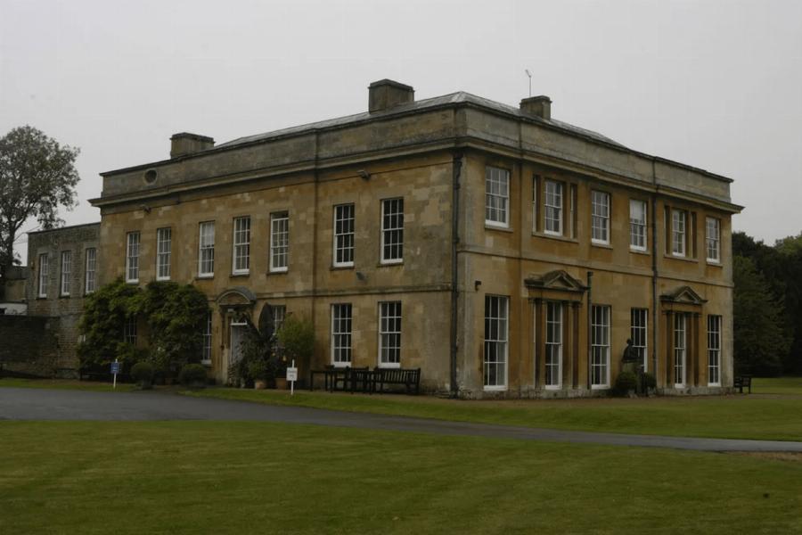 Τζον Μέγκοτ: Ο πραγματικός «Σκρουτζ», η κληρονομιά, η έπαυλη, η ζωή στο σκτάδι και ο θάνατος δίπλα στα λεφτά του