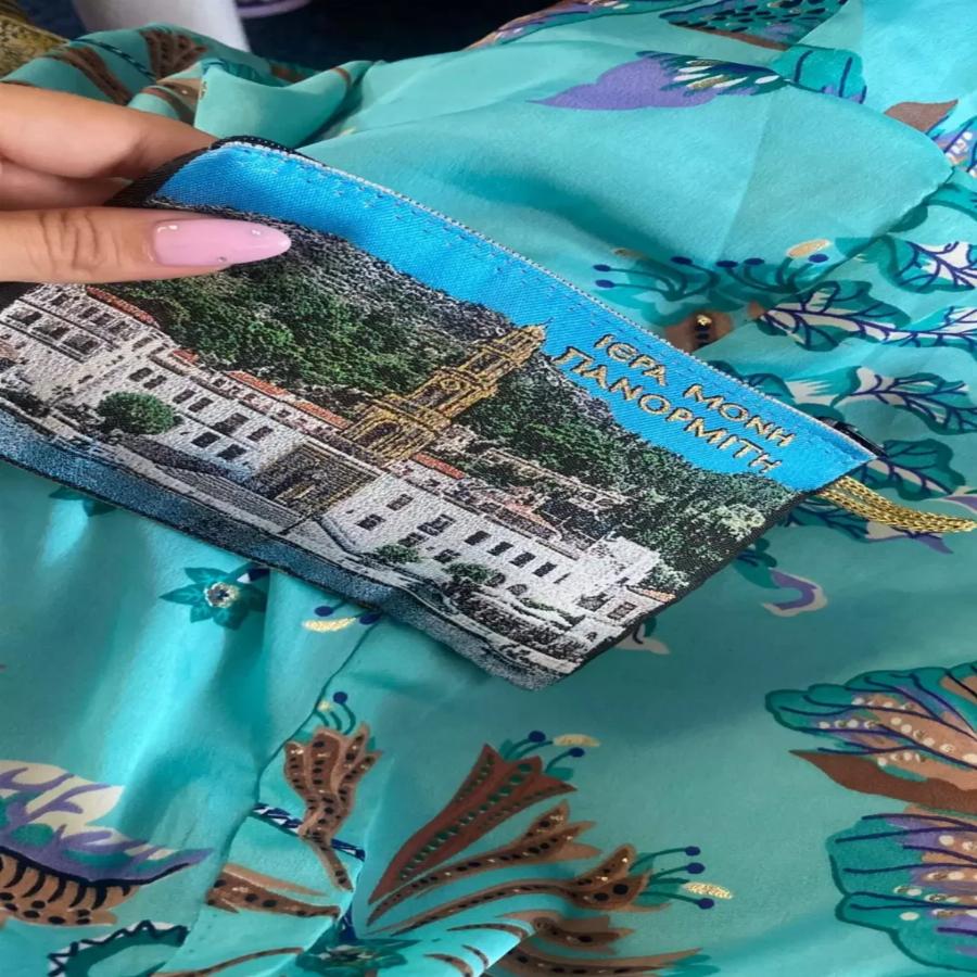 Άβαφη και με μαύρα γυαλιά στη Σύμη: Το τάμα της εγκυμονούσας Κωνσταντίνας Σπυροπούλου στον Πανορμίτη