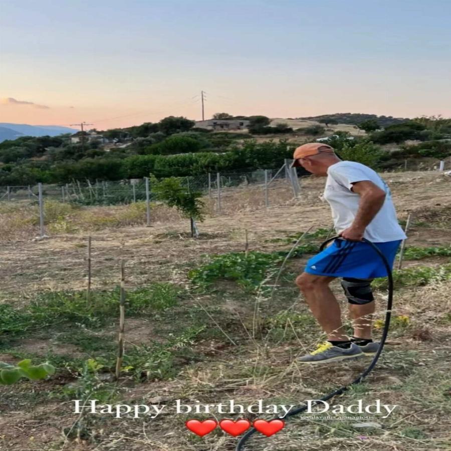 Του έχει μεγάλη λατρεία: Η τρυφερή ανάρτηση της Ευρυδίκης Βαλαβάνης στον μπαμπά της για τα γενέθλιά του