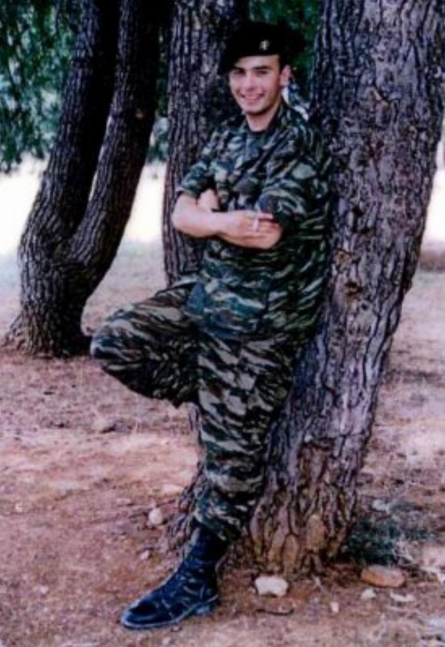 Θυσιάστηκε ο ίδιος για να μην πνιγεί το παιδί: Ο Βασίλης Ραχούτης είναι ο ήρωας που πέθανε σώζοντας αγνώστους