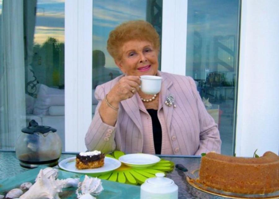 Βέφα Αλεξιάδου: «Παρόλο που είμαι 89 ετών δεν σκέφτομαι το θάνατο, κάνω ακόμα σχέδια»