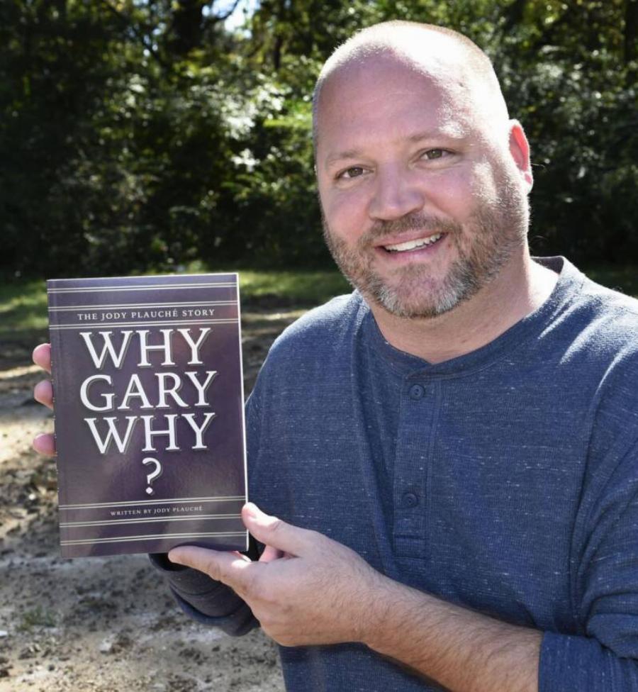 “Το δικαστήριο της Λουϊζιάνα τον αθώωσε”: Πατέρας σκότωσε τον βιαστή του 10 ετών γιου του μπροστά στους δημοσιογράφους