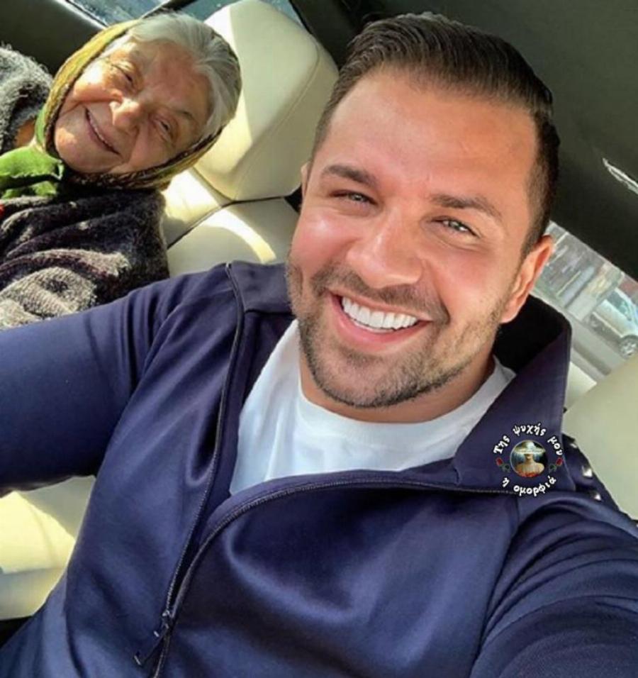 «Ξέρω ότι πολλοί θα με κοροϊδεύουν, που έβγαλα φωτογραφία με τη γιαγιά μου»