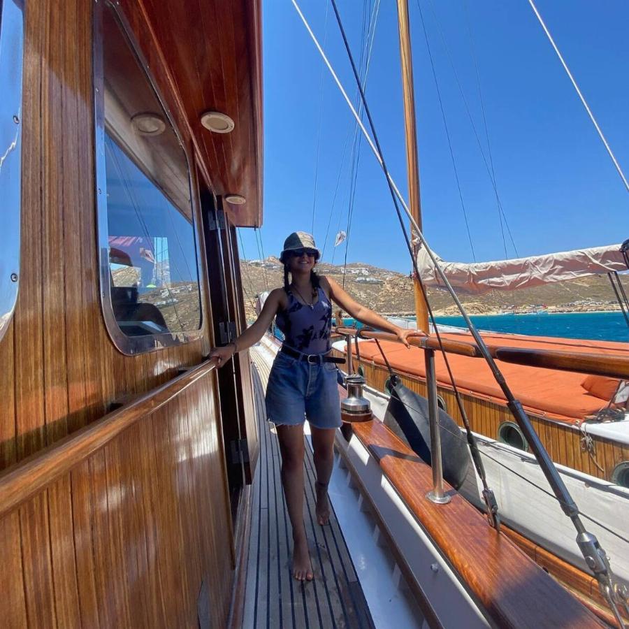 Η Ζένια Μπονάτσου φυσική και όμορφη: Οι καλοκαιρινές φώτο της 25χρονης με μαγιό και χωρίς φίλτρα