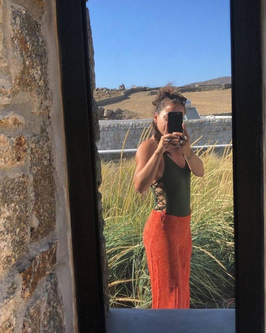 Η Ζένια Μπονάτσου φυσική και όμορφη: Οι καλοκαιρινές φώτο της 25χρονης με μαγιό και χωρίς φίλτρα