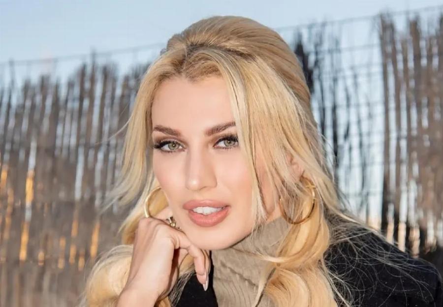 Η Κωνσταντίνα Σπυροπούλου κλείνει στόματα στα αρνητικά σχόλια: Τι απάντησε σε όσους ρωτούν γιατί κρύβει την κοιλιά της