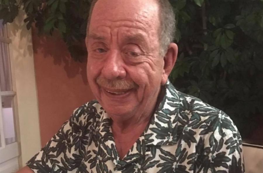 Ηλίας Μαμαλάκης: Η μαγειρική στα 40 του χρόνια, ο θάνατος της πρώτης συζύγου που τον τσάκισε, ο δεύτερος γάμος και η εξομολόγηση για τις γυναίκες