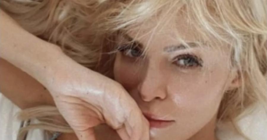 Η Κατερίνα Καινούργιου ξύπνησε πρησμένη και έκανε στους φίλους της μια ερώτηση με τα σχόλια να πέφτουν βροχή