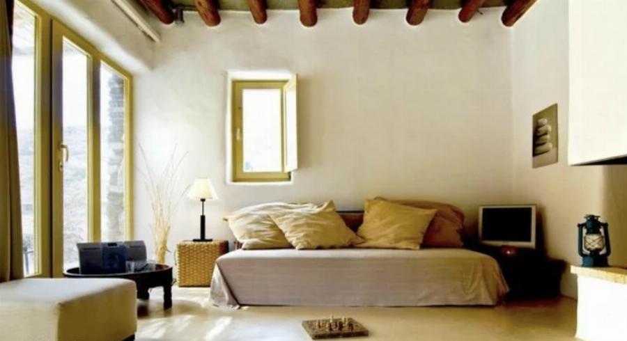 Για πρώτη φορά στην δημοσιότητα, φωτογραφίες από το εσωτερικό της βίλας της Ελένης Μενεγάκη στην Άνδρο