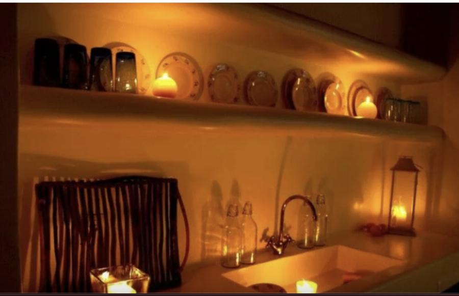 Για πρώτη φορά στην δημοσιότητα, φωτογραφίες από το εσωτερικό της βίλας της Ελένης Μενεγάκη στην Άνδρο