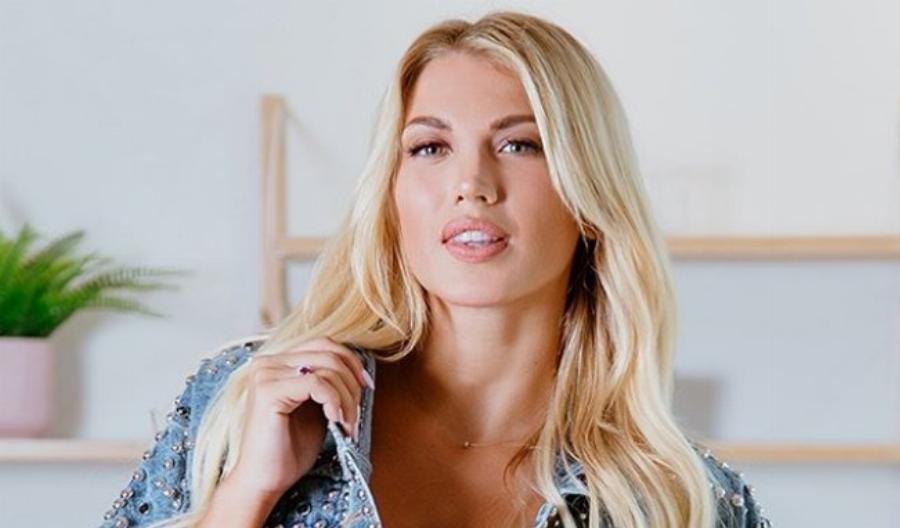 Μια κούκλα στον 6ο μήνα της εγκυμοσύνης της: Η Κωνσταντίνα Σπυροπούλου με φουσκωμένη την κοιλίτσα