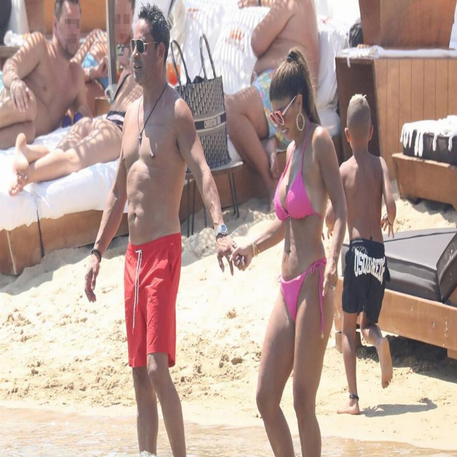 Μύκονος: Απολαυστικές διακοπές για το γνωστό ζευγάρι – Παραμένουν αχώριστοι στο ταξίδι του μέλιτος