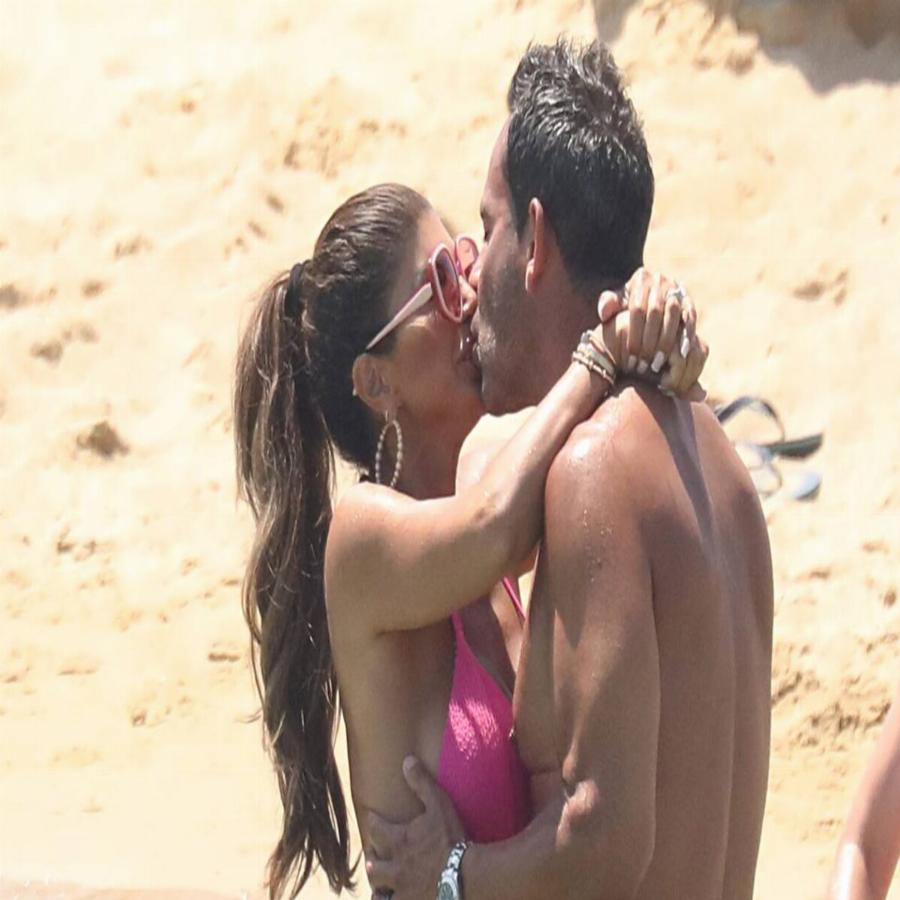 Μύκονος: Απολαυστικές διακοπές για το γνωστό ζευγάρι – Παραμένουν αχώριστοι στο ταξίδι του μέλιτος