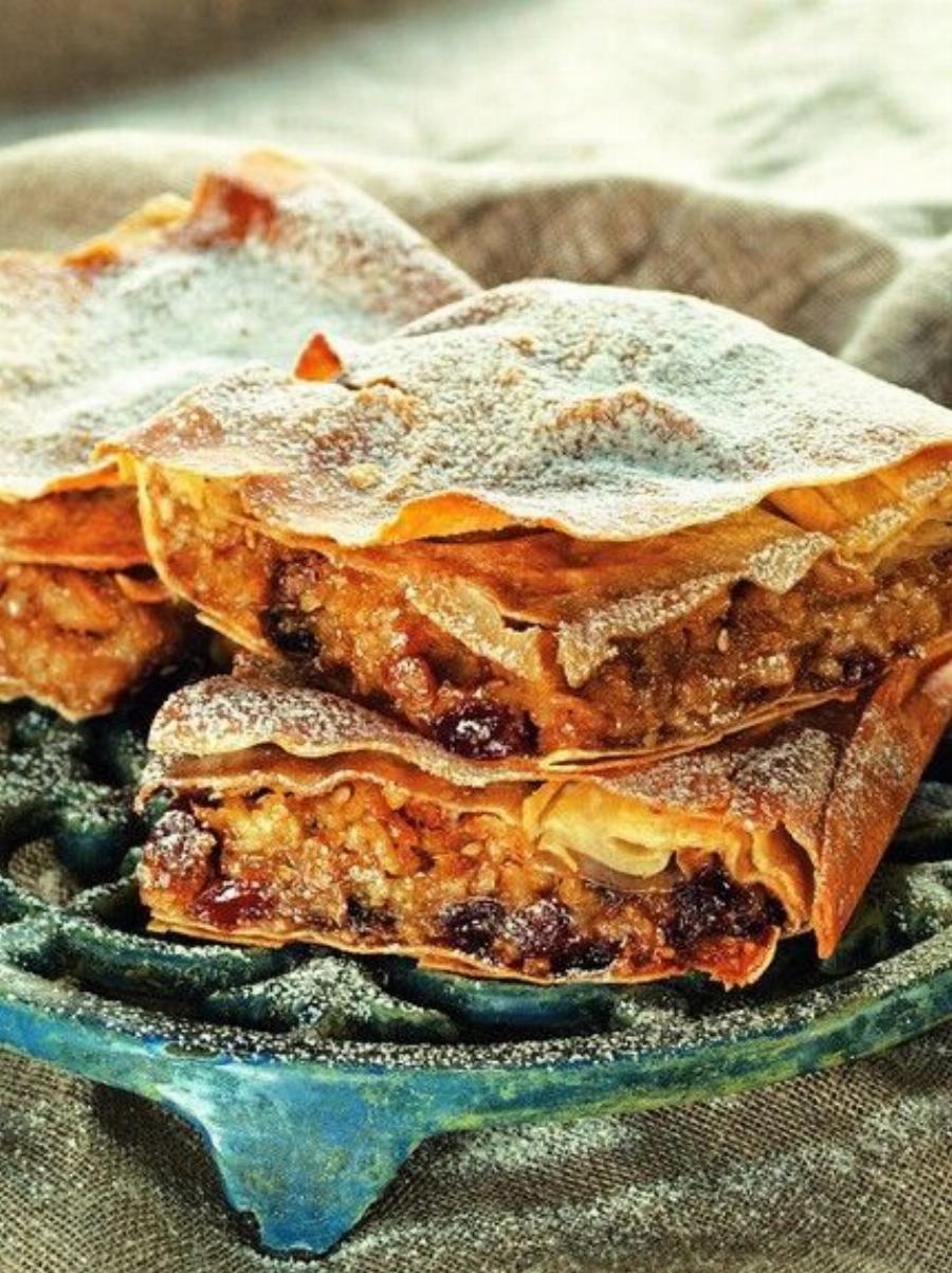 Δεν έχετε ξαναφάει πιο λαχταριστή πίτα: Δοκιμάστε νηστίσιμη γλυκιά κολοκυθόπιτα με τραγανό φύλλο ζουμερή και πολύ λαχταριστή