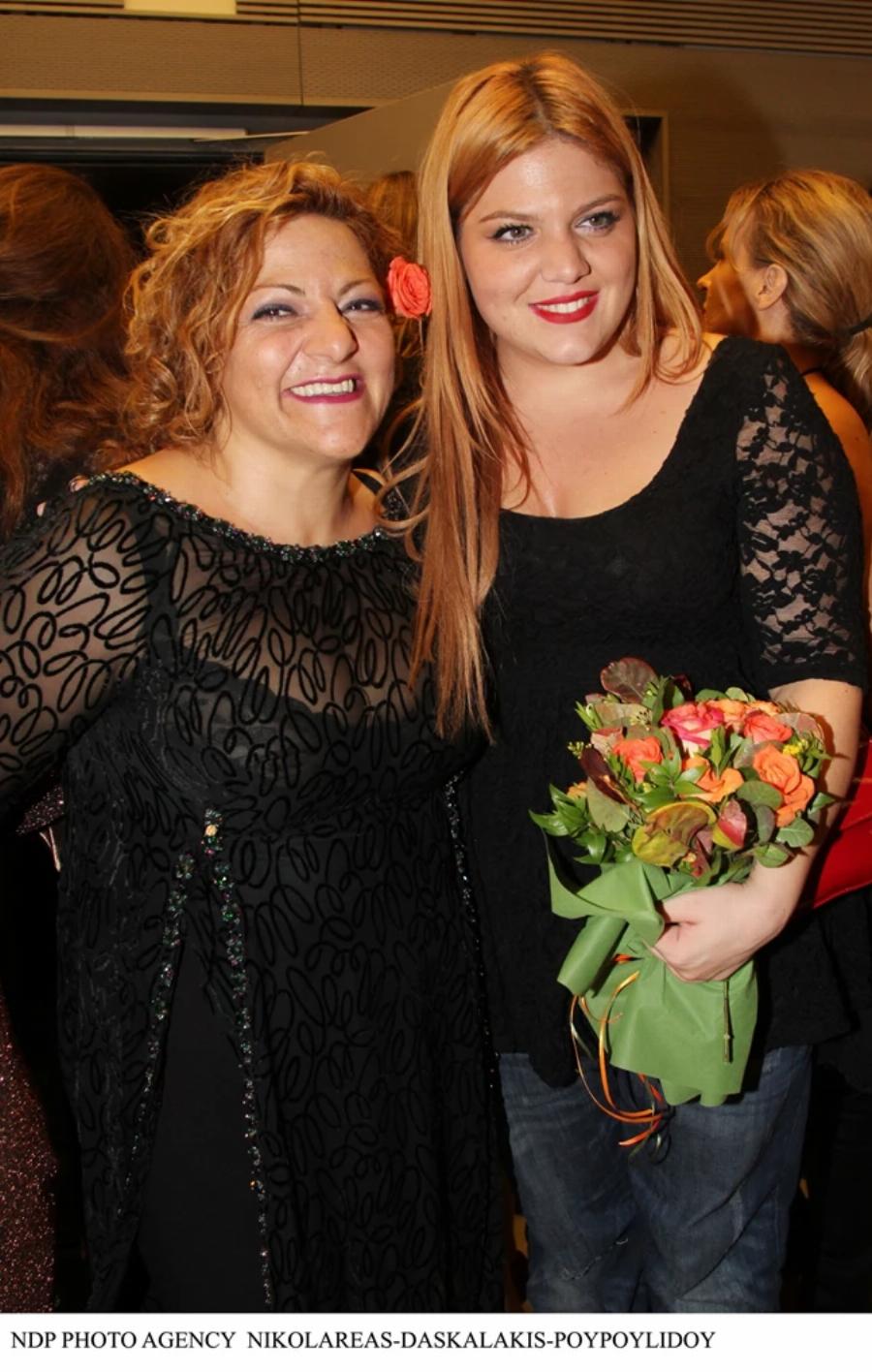 Δανάη Μπάρκα: Τα τρυφερά στιγμιότυπα με την παρουσιάστρια με κατάξανθα μαλλιά να ποζάρει δίπλα στη μητέρα της, 10 χρόνια πριν