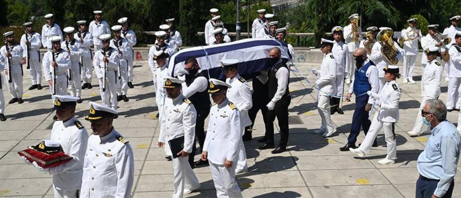 Λύγισε απόστρατος στην κηδεία της Θάλειας: «Τόσα χρόνια αξιωματικός δεν γύρισα πίσω κανένα παιδί σε κάσα»