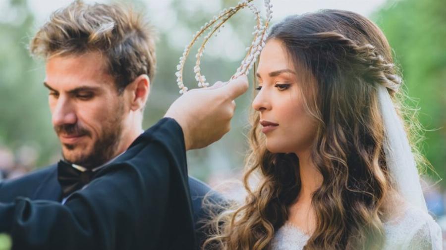 Λιώνουμε από γλύκα: Το βίντεο του Άκη Πετρετζίκη με την κόρη του μέσα από το μαιευτήριο