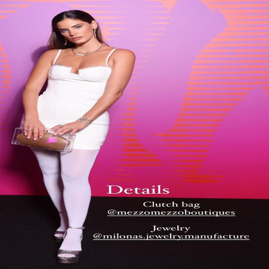 Σαν δύο σταγόνες νερό: Η Χριστίνα Μπόμπα συνάντησε τη διάσημη σωσία της – Η ομοιότητα είναι εντυπωσιακή