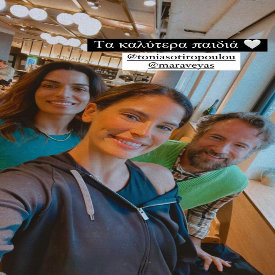 Σαν δύο σταγόνες νερό: Η Χριστίνα Μπόμπα συνάντησε τη διάσημη σωσία της – Η ομοιότητα είναι εντυπωσιακή