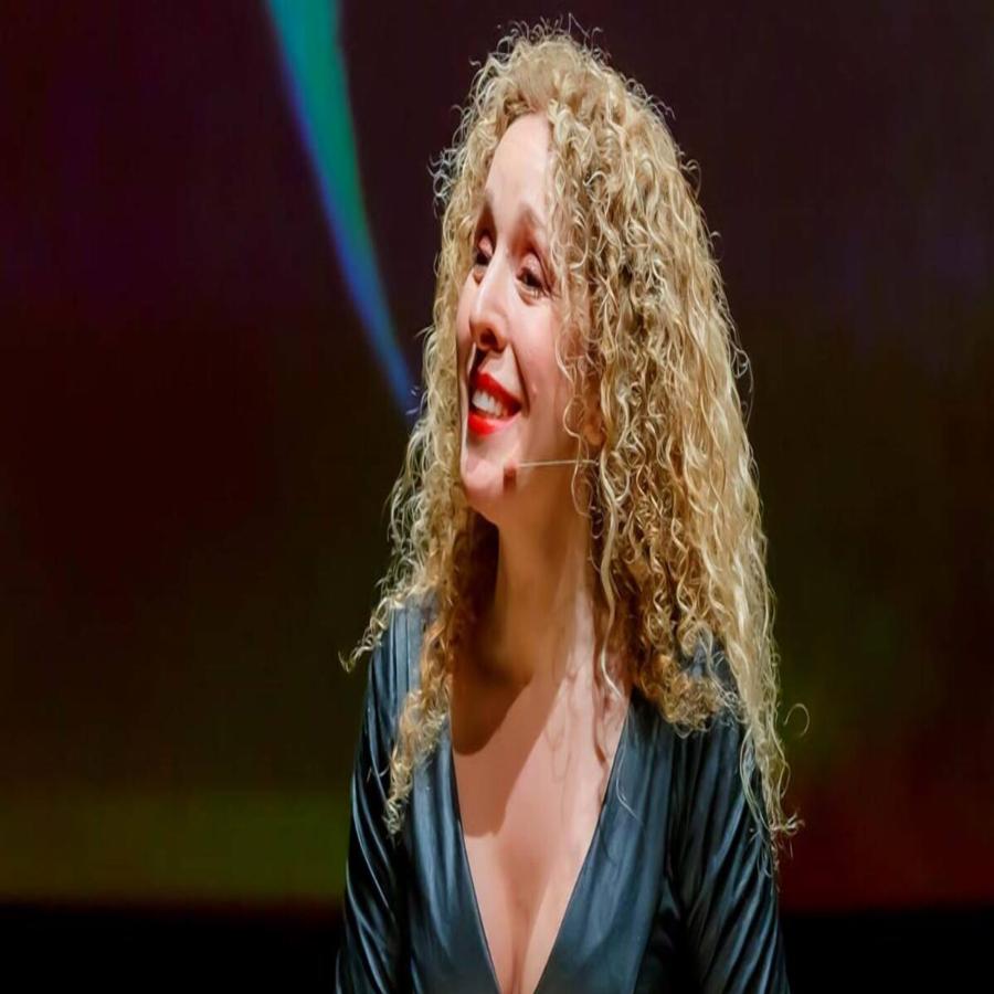 Χριστίνα Κουλουμπή: Η κόρη της Κάρμεν Ρουγγέρη, η σημαντικότερη γυναίκα της ζωής της και η υποκριτική στα παιδιά