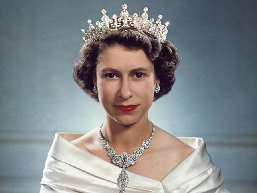 Τι θα ακολουθήσει μετά τον θάνατο της Βασίλισσας Ελισάβετ: Το πλάνο για τον νέο διάδοχο μετά την αποβίωση της