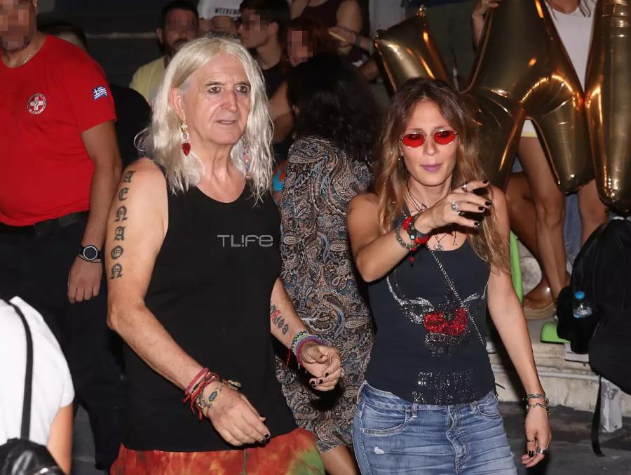 Ο Τζόνι Ντεπ της Ελλάδας: Η εμφάνιση του Νίκου Καρβέλα με την κατά 40 χρόνια νεότερη σύντροφο του