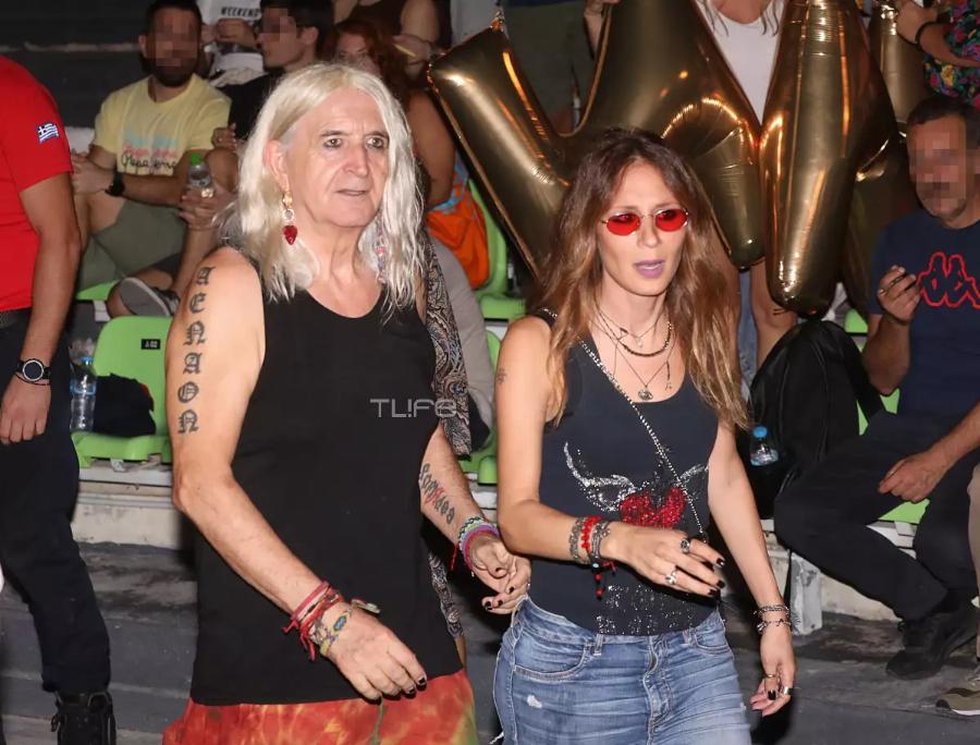 Ο Τζόνι Ντεπ της Ελλάδας: Η εμφάνιση του Νίκου Καρβέλα με την κατά 40 χρόνια νεότερη σύντροφο του