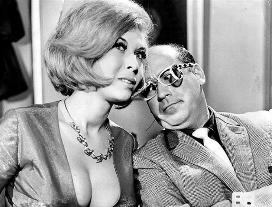 Ρία Δελούτση: Η παγκόσμια επιτυχία στον διαγωνισμό ομορφιάς, η απόσυρση από την υποκριτική και ο θάνατος του γιου της που την στιγμάτισε