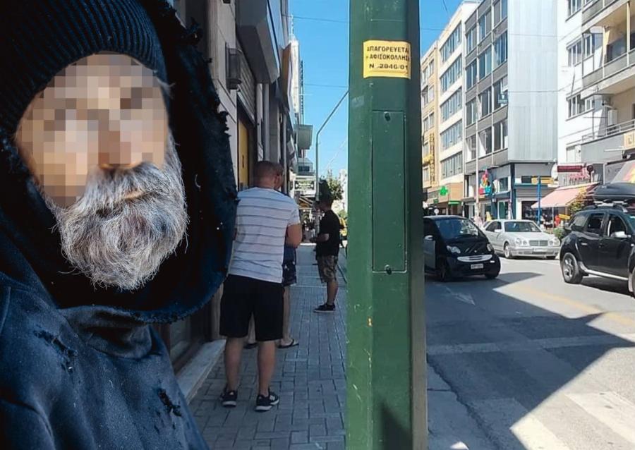 Συγκινητική ιστορία στον Βόλο: Γιατρός κοιμάται στον δρόμο και τρώει από τους κάδους – Οι κουβέρτες είναι η μόνη περιουσία του