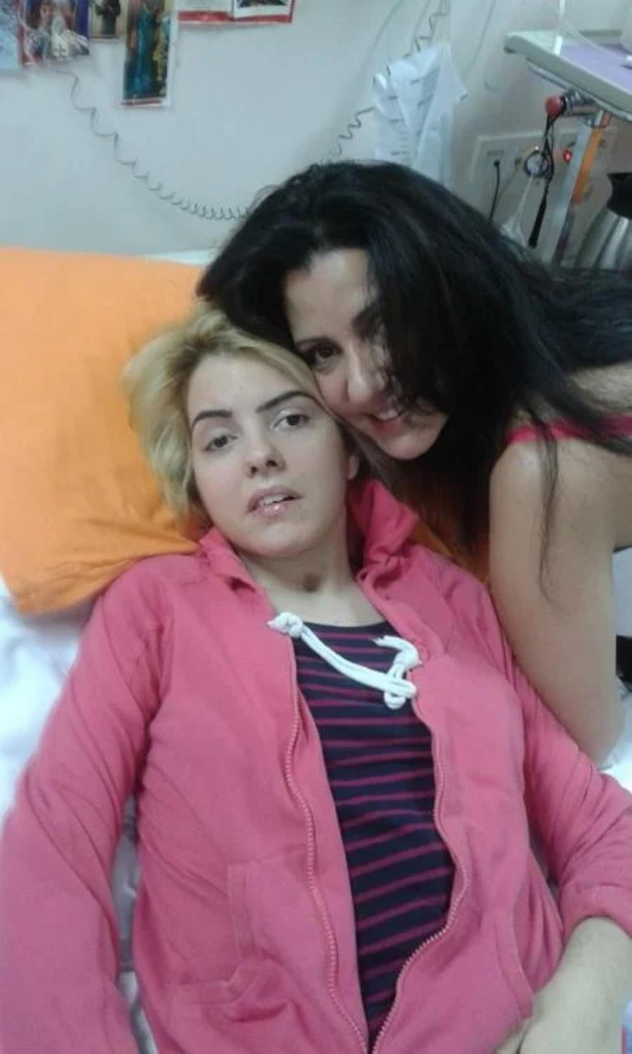 «Προσεύχομαι να μη πεθάνω πρώτη»: Καταρρακωμένη η μητέρα της Ασπασίας που πυροβολήθηκε από τον πατέρα της