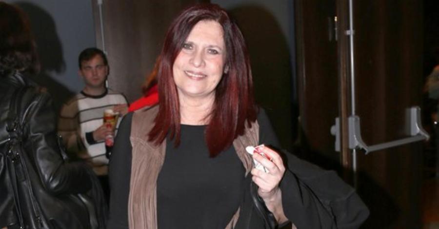 Πωλίνα: Η τραγουδίστρια των 80’s, η γαλλική φιλολογία, το εξώγαμο παιδί και η οικονομική κατάρρευση