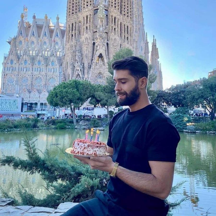 Άφησε μούσια και μαλλιά: Ο Σωκράτης του Power of Love έχει γίνει άλλος άνθρωπος