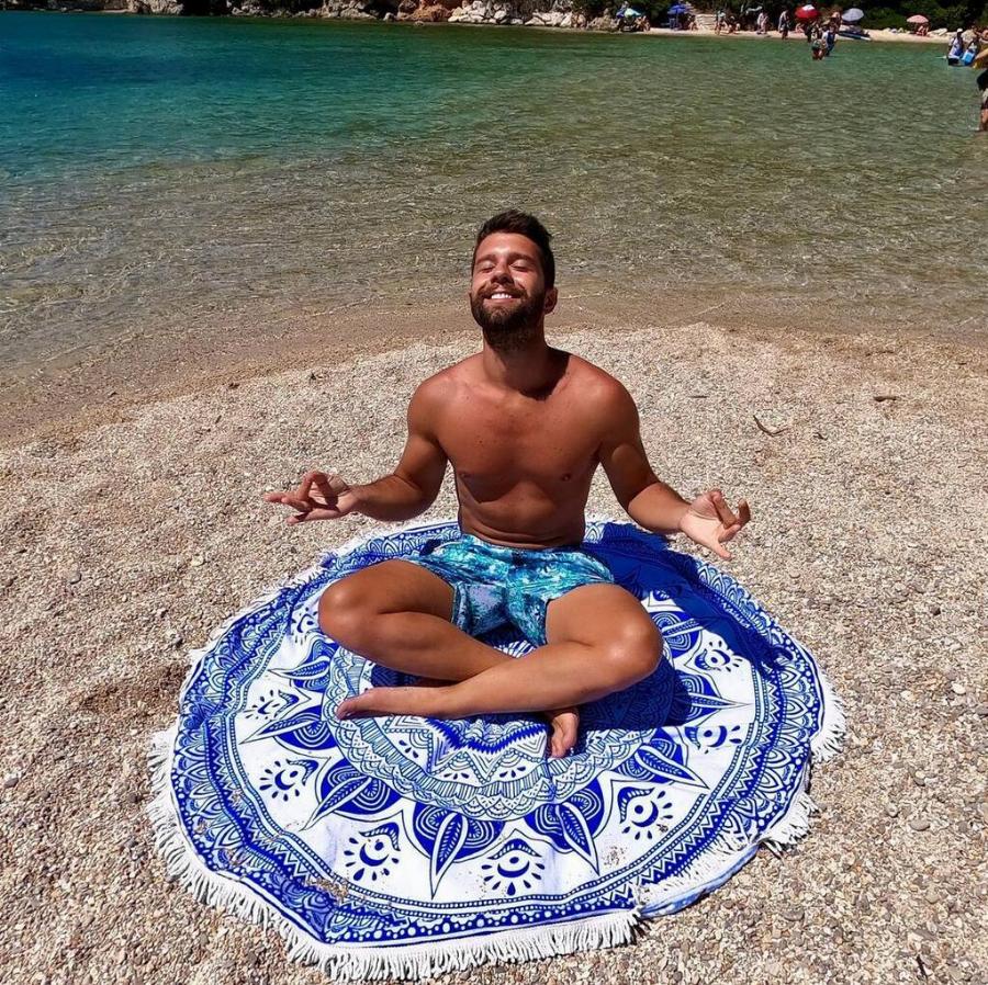 Άφησε μούσια και μαλλιά: Ο Σωκράτης του Power of Love έχει γίνει άλλος άνθρωπος