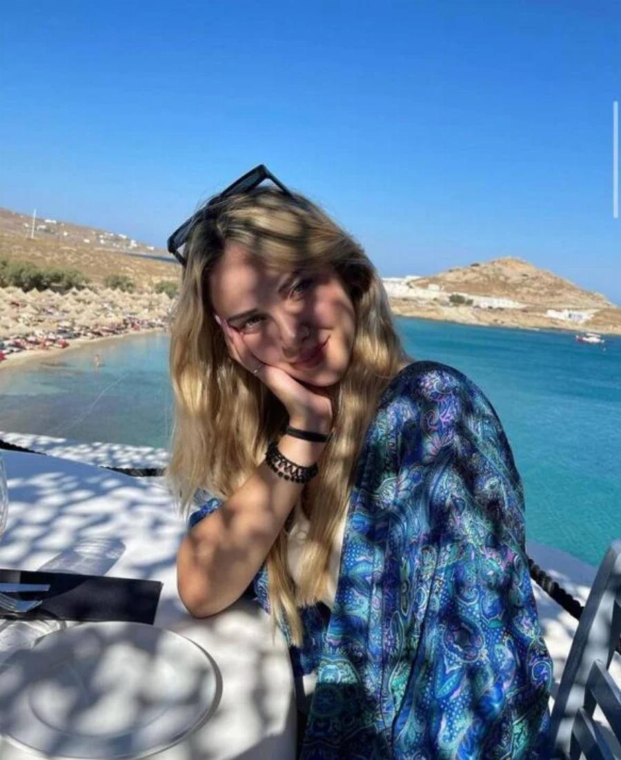 Η Μαριτίνα Χυδήρογλου μεγάλωσε και είναι κούκλα: Η 19χρονη κόρη της Ειρήνης Σκλήβα είναι είναι ίδια με την μητέρα της