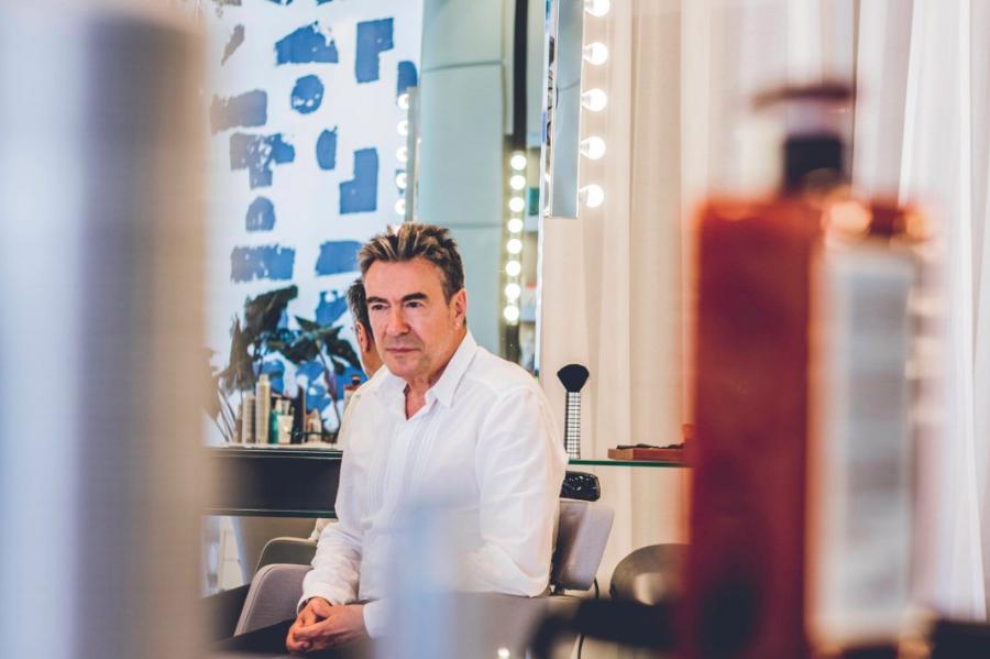 Ηλίας Ζάρμπαλης: «Από τα χέρια μου έχουν περάσει σχεδόν 200.000 γυναίκες»