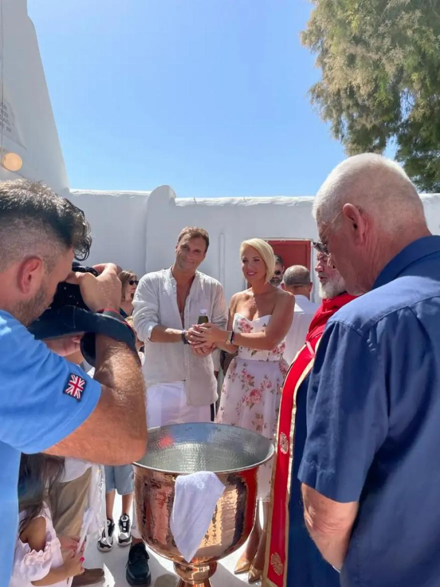 «Ένιωθα ότι ο Τζώρτζης ήταν εδώ»: Η Κατερίνα Μονογυιού βάφτισε το παιδί του αδερφού της σε κλίκα συγκίνησης