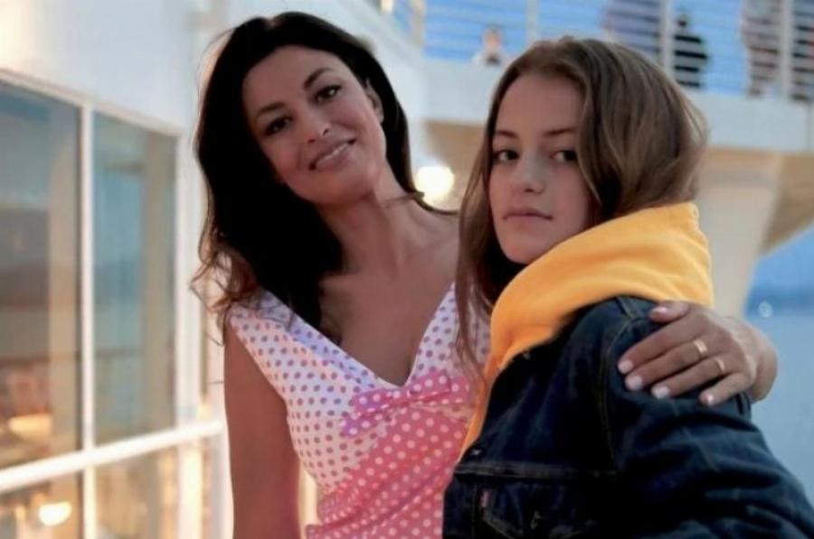 Η Γαία Μερκούρη κόβει την ανάσα: Η μικρή κόρη της Δωροθέας Μερκούρη είναι πιο όμορφη κι από την μαμά της, σπάνια φώτο από το παρελθόν