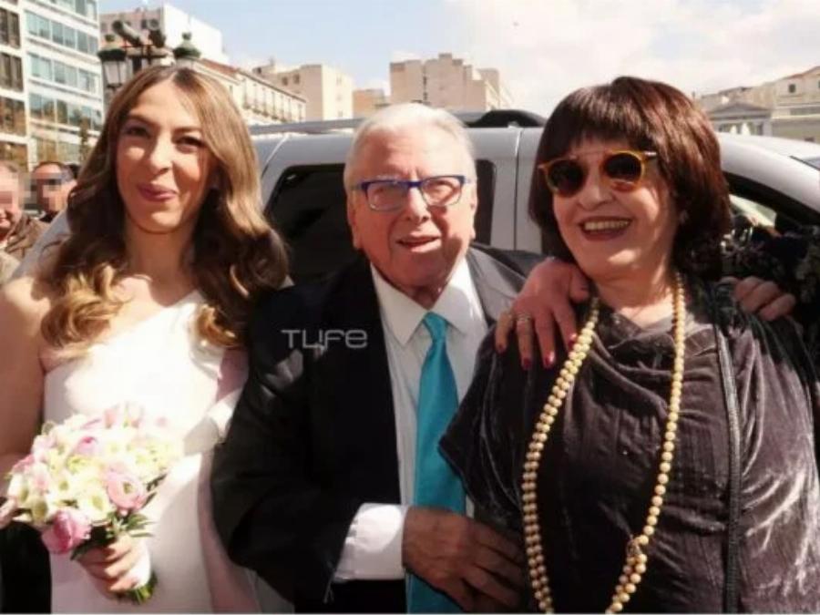 Δεν μπορεί να το πιστέψει η Αλίκη Κατσαβού: O Φοίβος δεν έχει μάθει ακόμη για το θάνατο της νονάς του Μάρθας Καραγιάννη