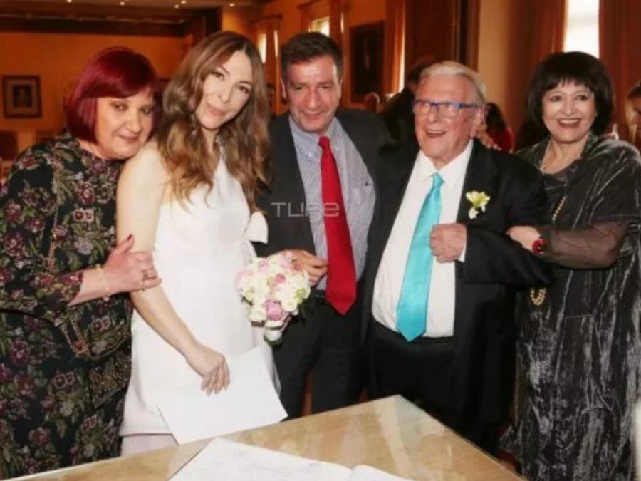 Δεν μπορεί να το πιστέψει η Αλίκη Κατσαβού: O Φοίβος δεν έχει μάθει ακόμη για το θάνατο της νονάς του Μάρθας Καραγιάννη