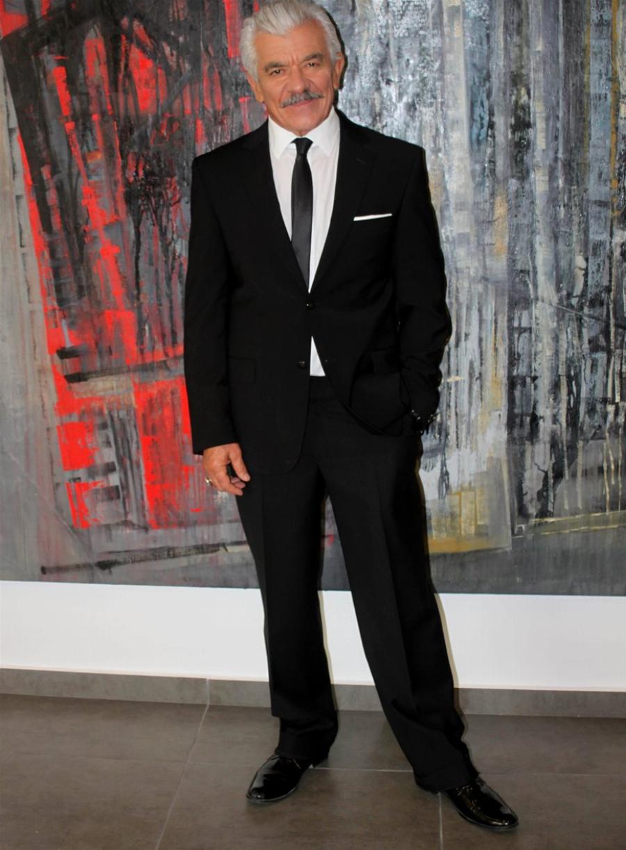 «Χώρισα την 22χρονη κοπέλα μου επειδή είμαι πoλuγαμικός»: Έλληνας Ντι Κάπριο ο 61χρονος Γιώργος Γιαννόπουλος