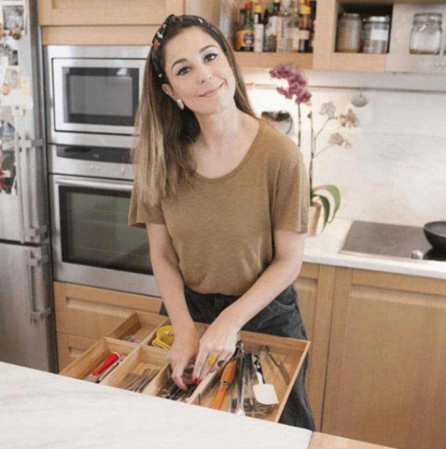 Κατερίνα Παππουτσάκη: Το νέο σπίτι στον Χολαργό με μεγάλο σαλόνι, ονειρική κουζίνα και μαγεμένο μπαλκόνι